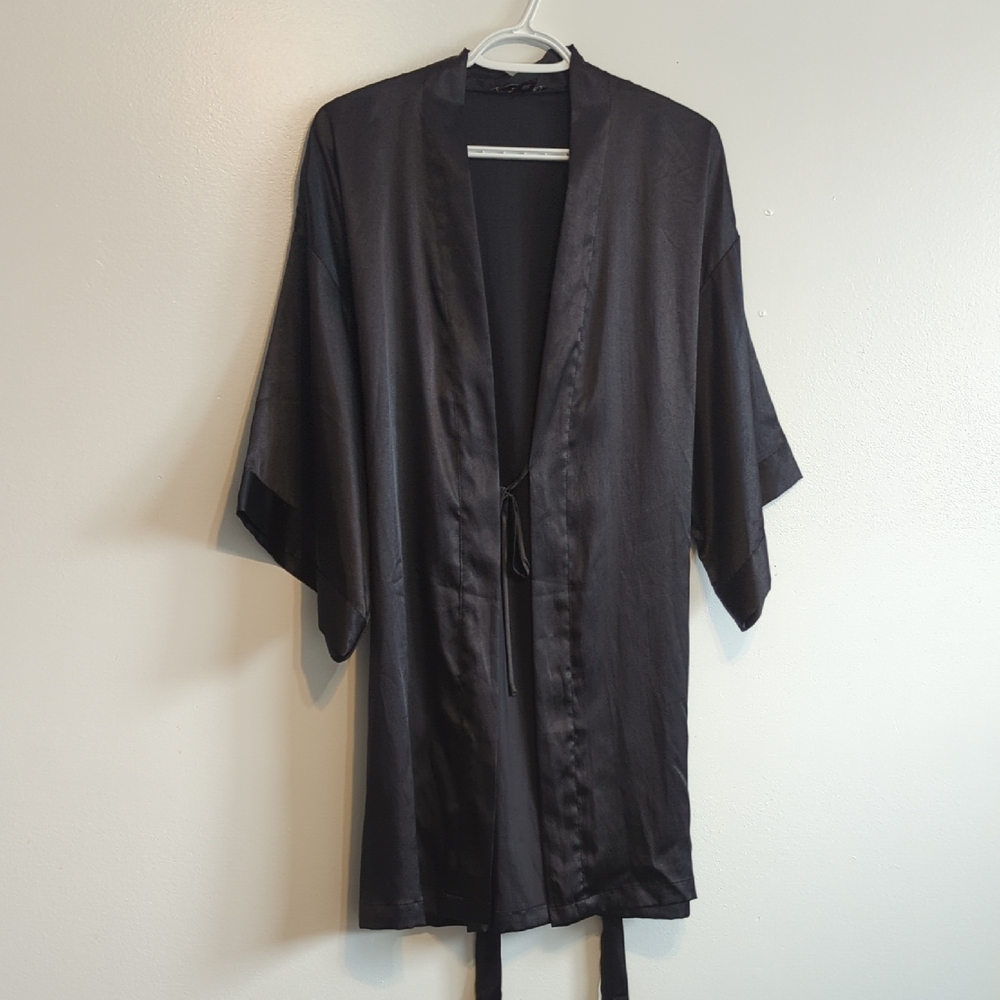 Victoria's Secret Black Satin Kimono Robe S M